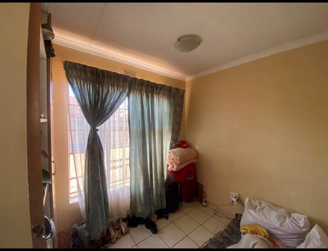 3 BEDROOM TOWNHOUSE FOR SALE IN CLAYVILLE EAST